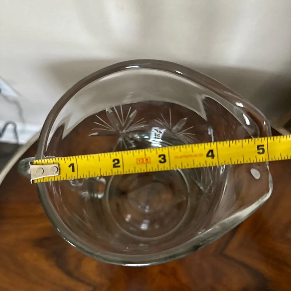 Stunning Mid-Century Pitcher Featuring The Iconic Atomic Starburst 62 Ounces